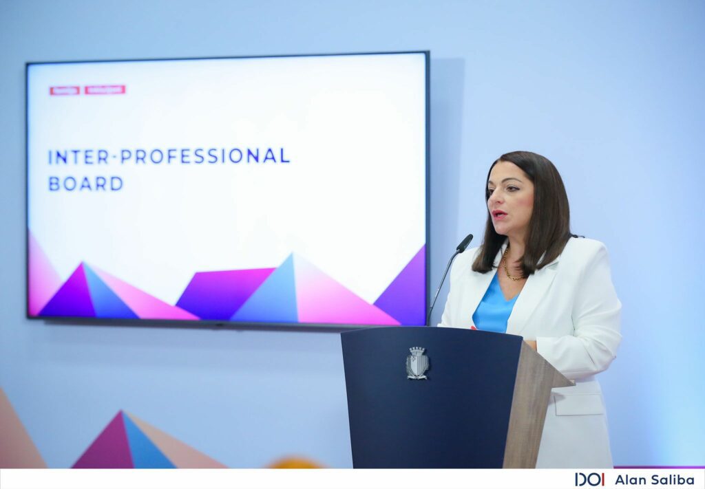 Il-Ministru Julia Farrugia Portelli waqt l-intervent tagħha.