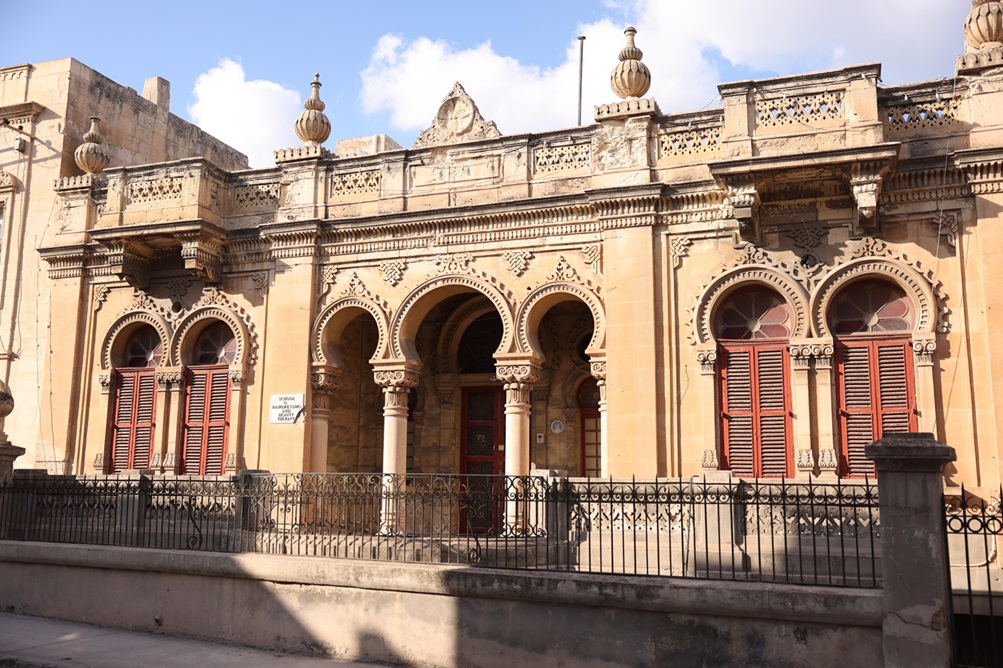 Il-proprjetà fi Triq Rudolfu, Tas-Sliema
