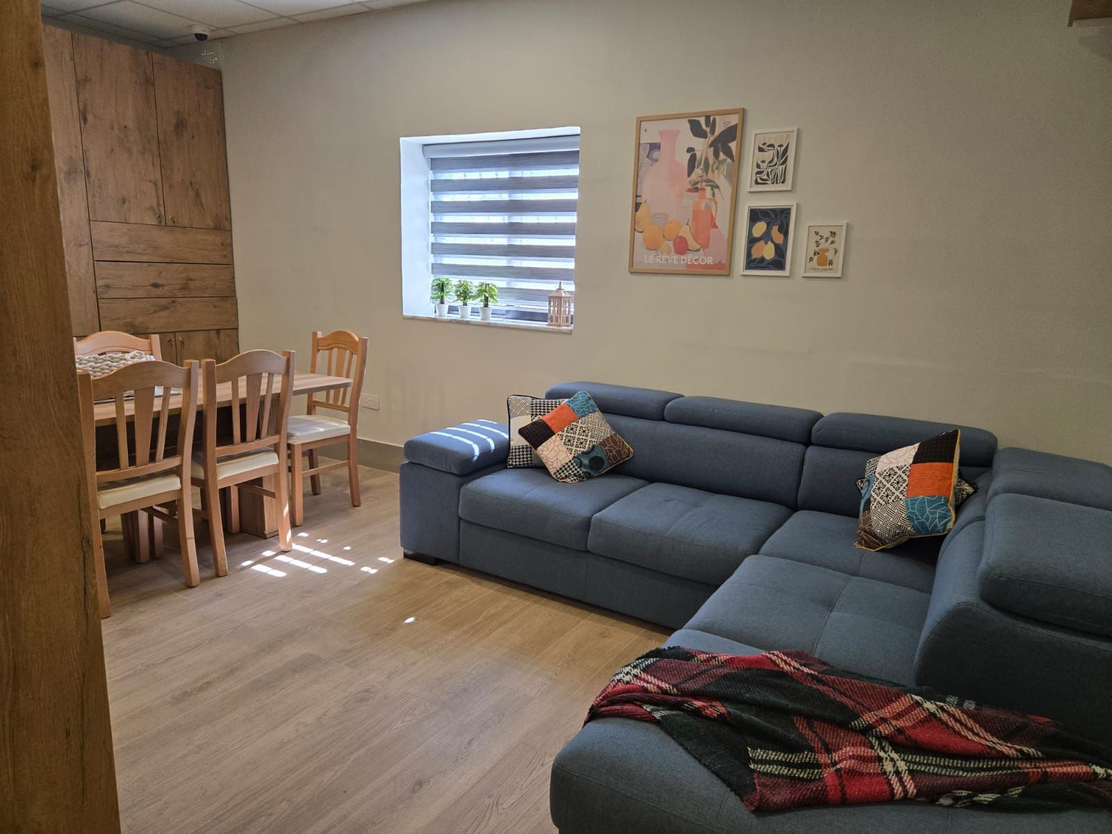 Il-kamra ta' sufan ta' residenza f’Ħal Kirkop.
