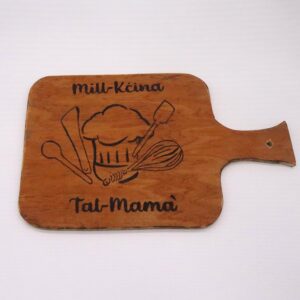 Mill-kċina tal-mamà wooden board