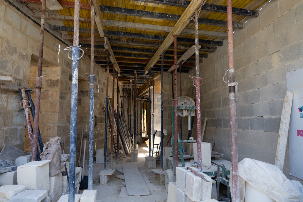 Il-binja taħt kostruzzjoni