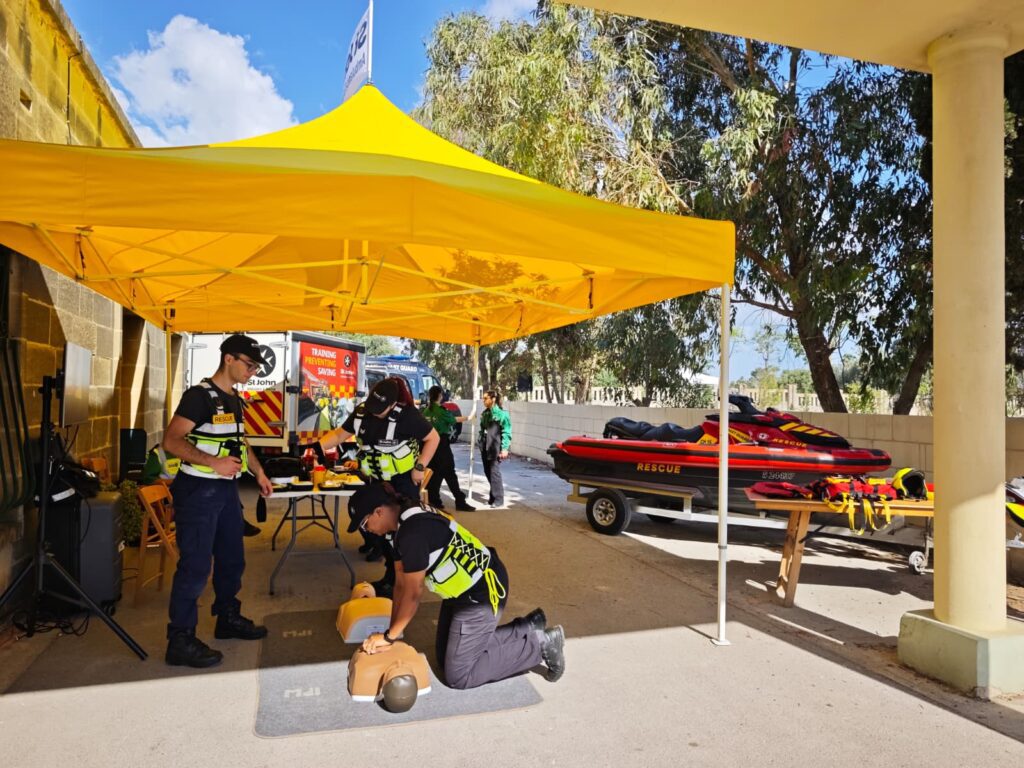 Attività tal-ewwel għajnuna mingħand St John Ambulance